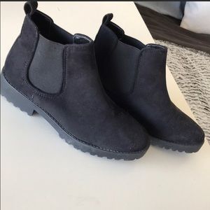 Black Booties NWOT size 7.5-8